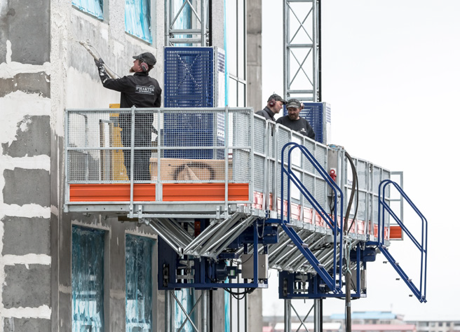 Alimak MC 450 mast climbing platform for safe and ergonomic vertical access